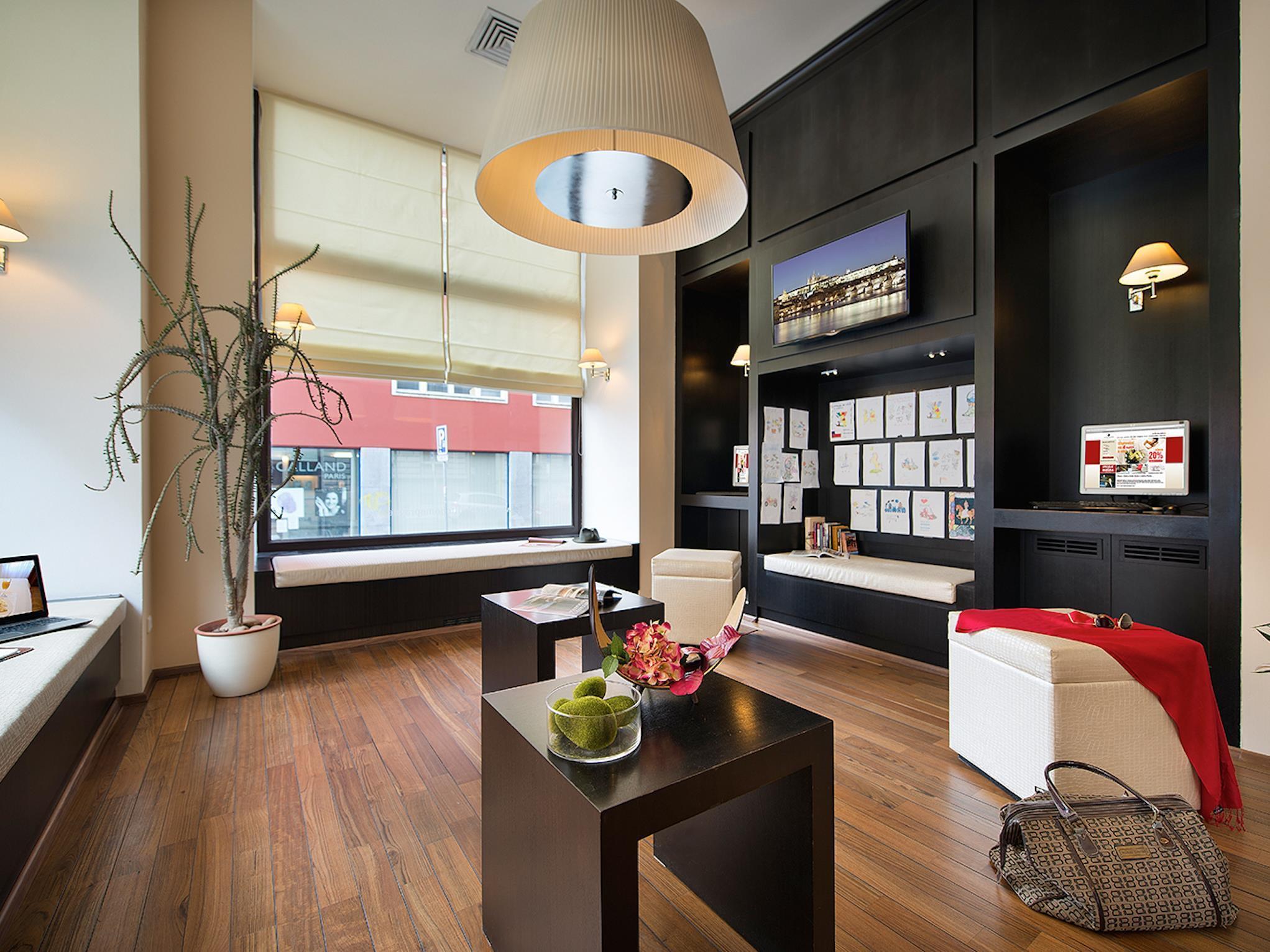 Hotel Suite Home Praga Exterior foto