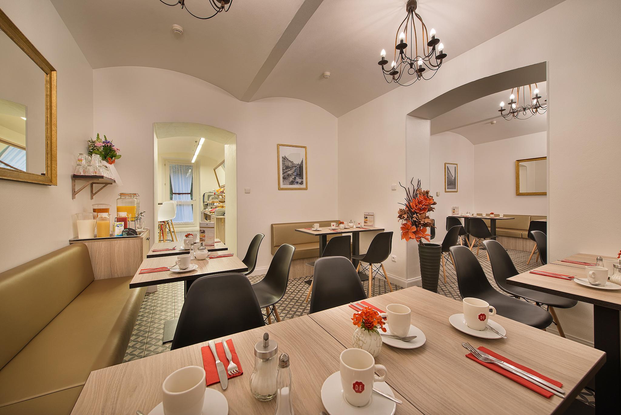 Hotel Suite Home Praga Exterior foto