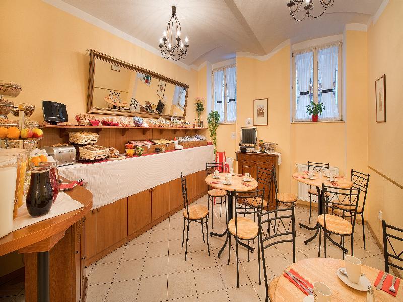Hotel Suite Home Praga Exterior foto