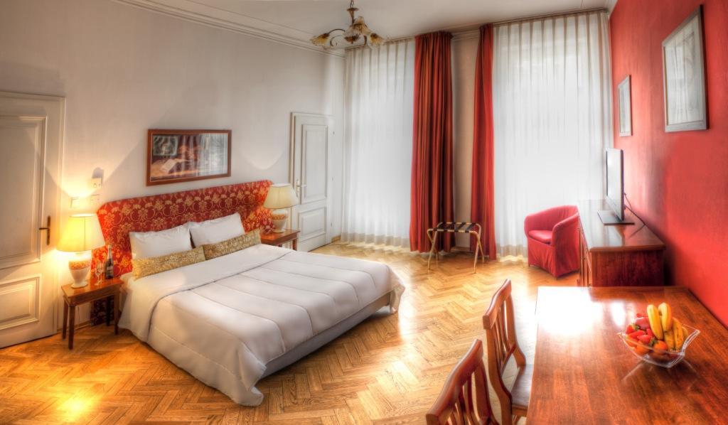 Hotel Suite Home Praga Habitación foto